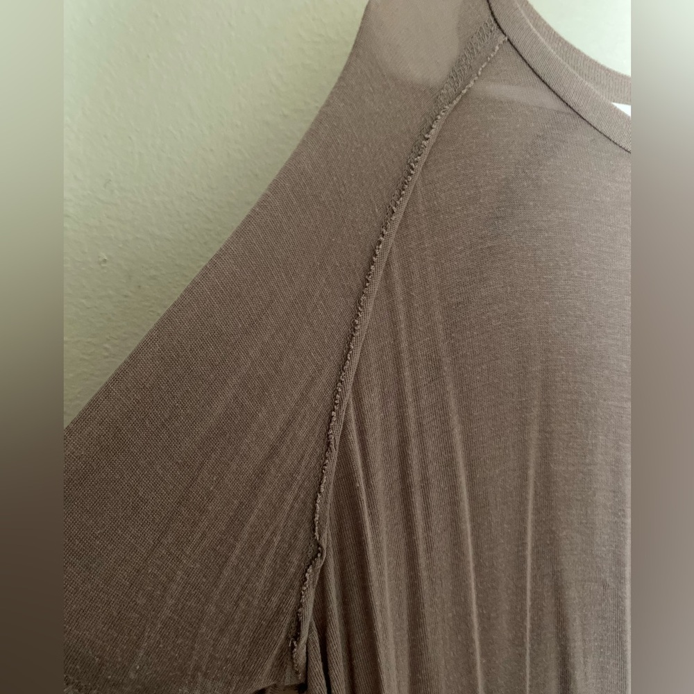 Tresics Oversized Putty Exposed Seams Hi Low Sheer Long Sleeved Tunic Tee M - Picture 4 of 9